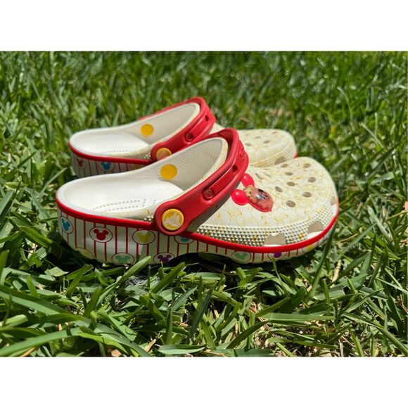 CROCS Shoes - Disney snack Crocs - popcorn hidden Mickey kernels - size 7 (retired)